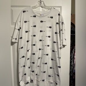 LuLaRoe Hudson T-Shirt 2XL Ukuleles